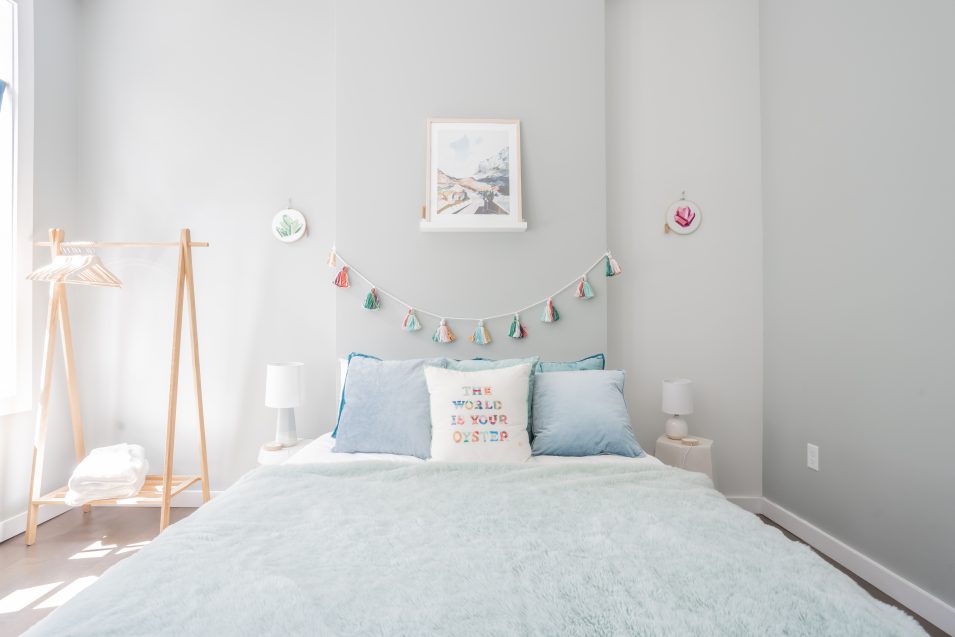 airbnb-translucency-bedroom